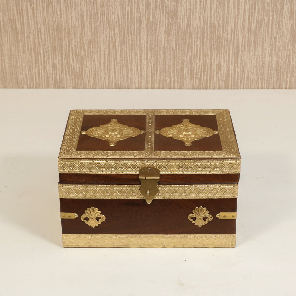 Arlo Vintage Gold Jewellery Box — view 5