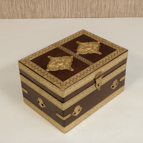 Arlo Vintage Gold Jewellery Box — view 2