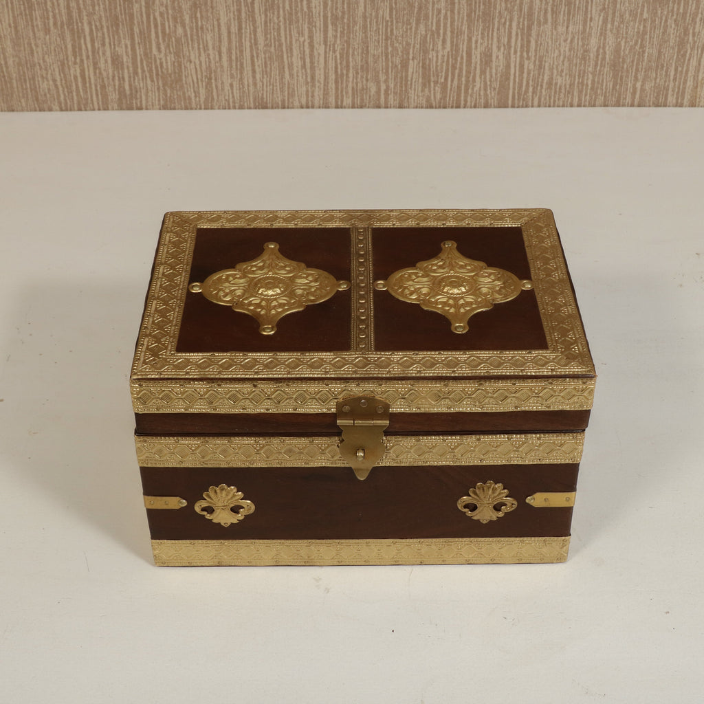 Arlo Vintage Gold Jewellery Box — view 7