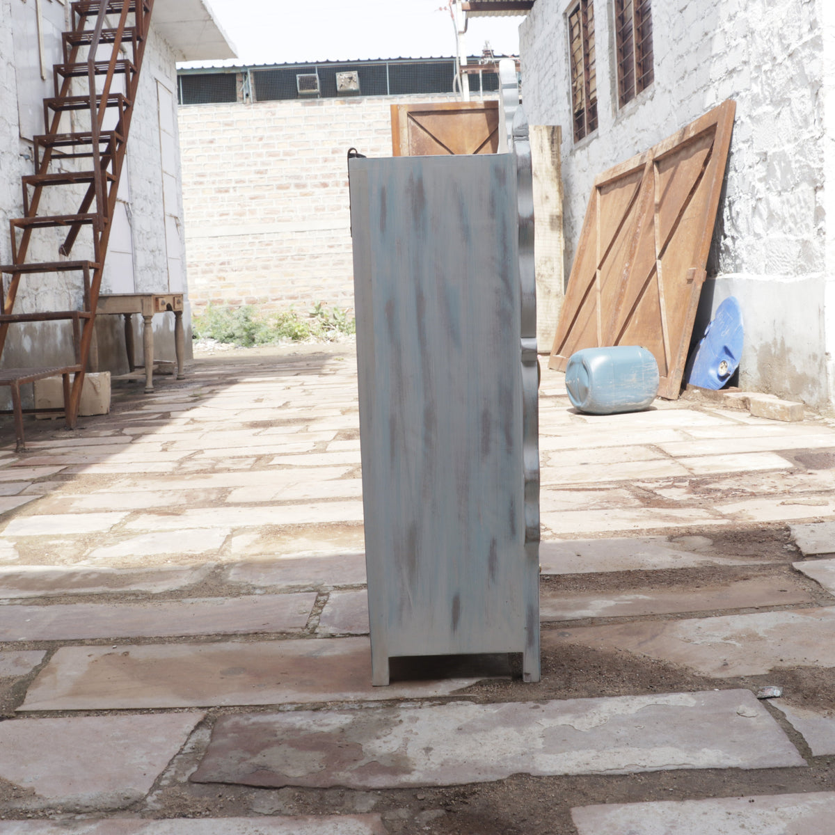 Fiora Distressed Vintage Home Temple — view 7